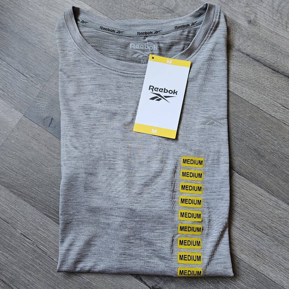 NWT Reebok men's M Polyspandex sport  Performance gray Crew Neck T-Shirt